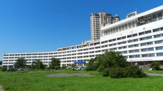 A Hotel Amur Bay