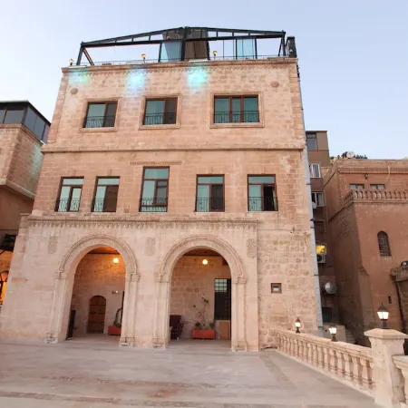 Tuğhan Hotel