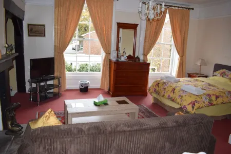 Harmondsworth Hall Отели в г. West Drayton