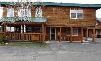 Yellowstone Country Inn