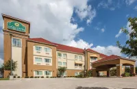 La Quinta Inn & Suites by Wyndham Kyle - Austin South Hotels in Kyle