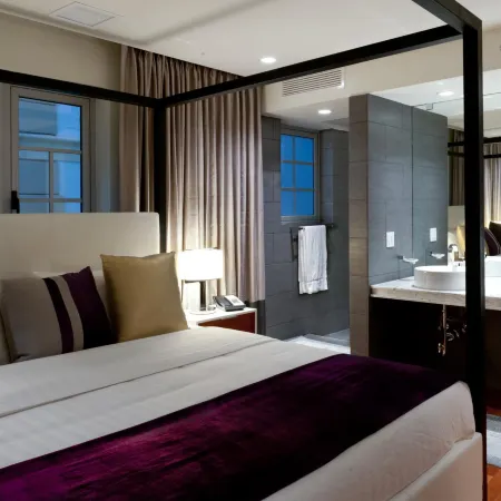 Leslie Hotel Ocean Drive