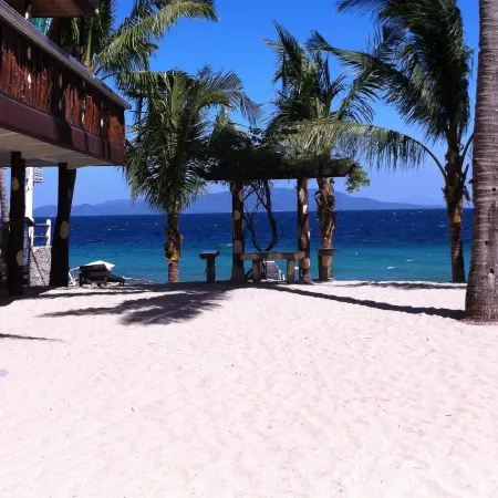 Bamboo House Beach Lodge & Restaurant