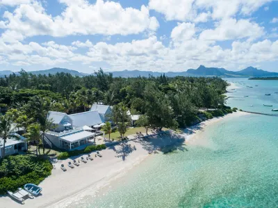 Astroea Beach Hotel Các khách sạn ở Blue Bay