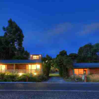 Driftwood Hotel Exterior