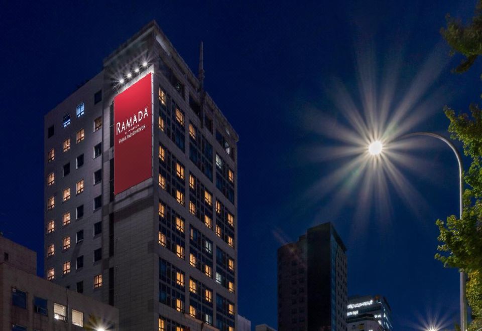 라마다 서울동대문 로비