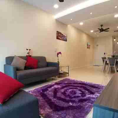 Southville Stay 2 @ Savanna Executive Suite Rooms