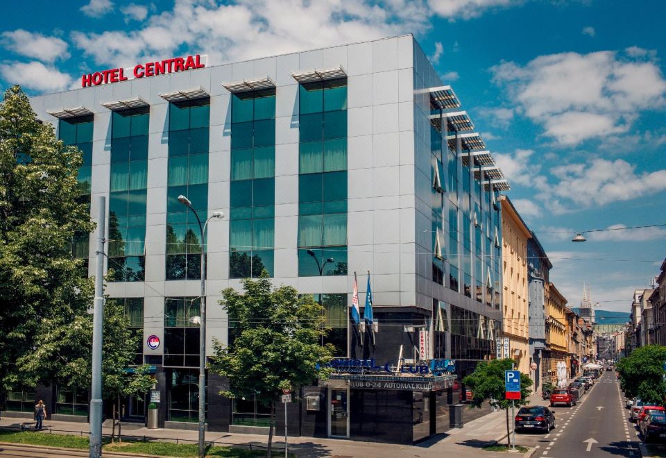 2. 호텔 센트럴 자..