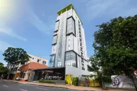 The Life Styles Hotel Surabaya Hotels in Genteng