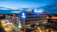 AZ Hotel & Serviced Apartments Các khách sạn ở Labuan