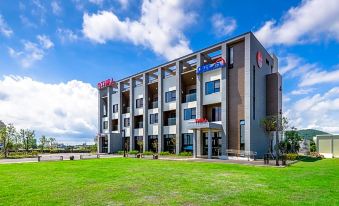 Thira Hotel