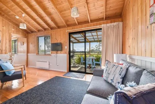 Hazelcreek Cottages - Villas