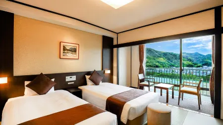 Kamenoi Hotel Kochi Отели рядом с достопримечательностью «Tosa City Park»