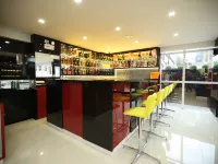 Holiday & Business Hotel - Em Frente ao Centro de Eventos e Arena Conda Hotels in Chapeco