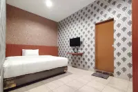RedDoorz Plus @ Jalan Letda Sujono Medan 2 Hotels in Medan Tembung