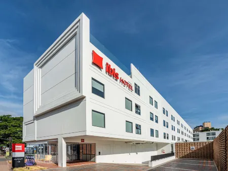 ibis Chiang Mai Nimman Journeyhub Отели рядом с достопримечательностью «Wat Sri So da»