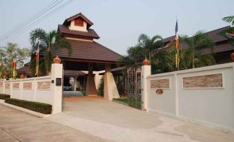 Lanna Thai Villa Bed & Breakfast