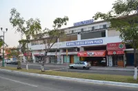Hotel Suites Ixtapa Plaza - Parkering