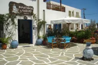 Foinikas Studios Hotels in Kythnos
