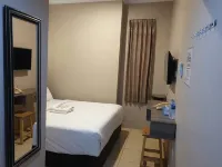 Princess GuestHouse Syariah Kolam Renang jaya Aquatic周辺のホテル