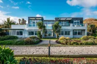 Waiheke Waterfront Lodge
