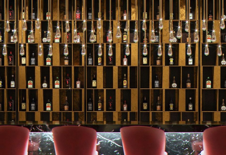 3. 라마다 호텔 &..