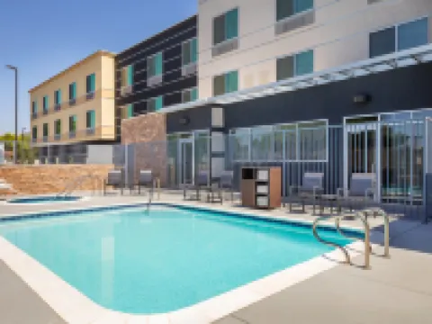 フェアフィールド・イン&スイート・フレズノ・ノース/ショーアベニュー フレズノのホテル