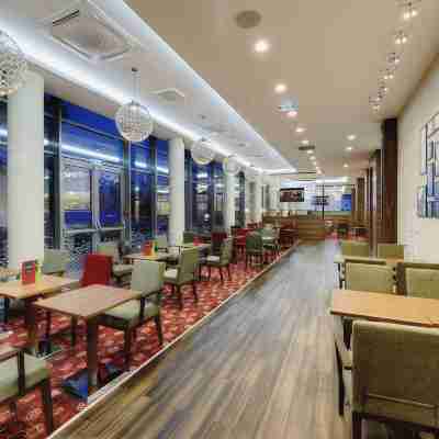 Hampton by Hilton Volgograd Profsoyuznaya Hotel Dining/Meeting Rooms