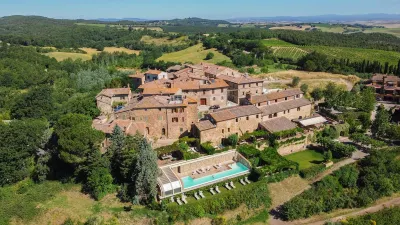 Bosco Della Spina Hotel dekat Podere Il Cocco