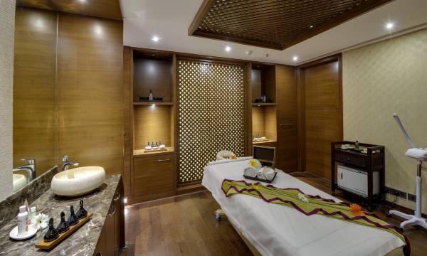 Niranta Transit Hotel Mumbai Airport - At Arrivals