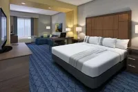 La Quinta Inn & Suites by Wyndham Round Rock Near Kalahari - Bãi đậu xe
