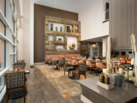 ฮิลตันการ์เด้นอินน์ แซนแอนโทนิโอ ดาวน์ทาวน์ ริเวอร์วอล์ค โรงแรมในซานอันโตนิโอ