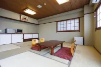 Azumaya Ryokan - Homestays