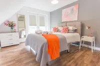 Rana Court Отели в г. Коули