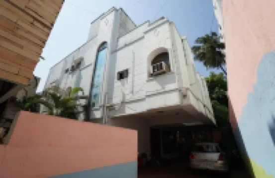 Lloyds Serviced Apartments,Krishna Street,T Nagar Hotels near Pondy Bazaar
