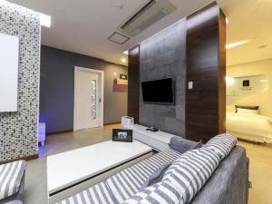 Urban Stay Hotel