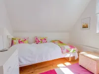 "Enya" - 600m from the Sea