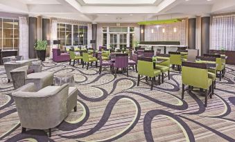 La Quinta Inn & Suites by Wyndham Dallas Arlington South