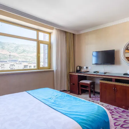 Xining Julong Business Hotel (Xining Railway Station Provincial Hospital)