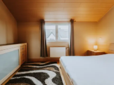 The Horseshoe with Parking