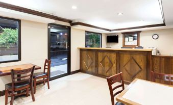 Days Inn by Wyndham Dahlonega University Area