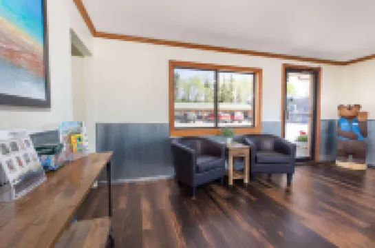 트래블로지 바이 윈덤 리빙스턴