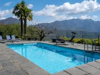 Carina Lakeview - Private Pools