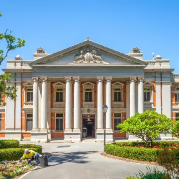 Emu Backpackers Perth - note - Valid Passport required for check in