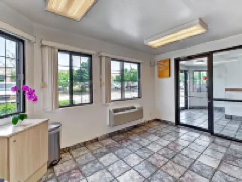 Motel 6 Glenview, IL - Chicago North Hotels in Glenview