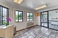 Motel 6 Glenview, IL - Chicago North