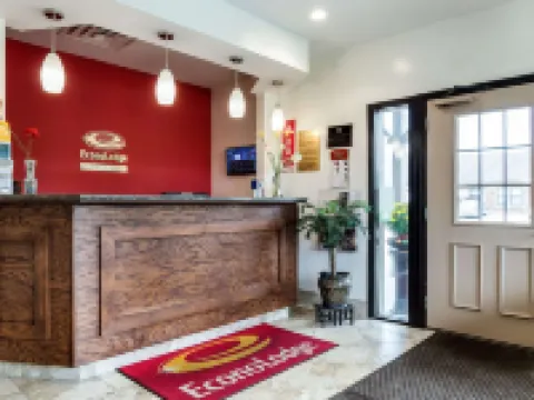 Econo Lodge University Hotels in Lawrence