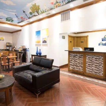 Days Inn & Suites by Wyndham Big Spring