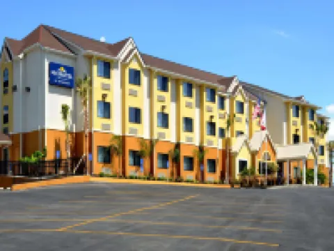 Microtel Inn & Suites by Wyndham New Braunfels Hotels near Wurstfest German- Texan Festival