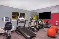 Ramada by Wyndham Miami Springs/Miami International Airport - Gym